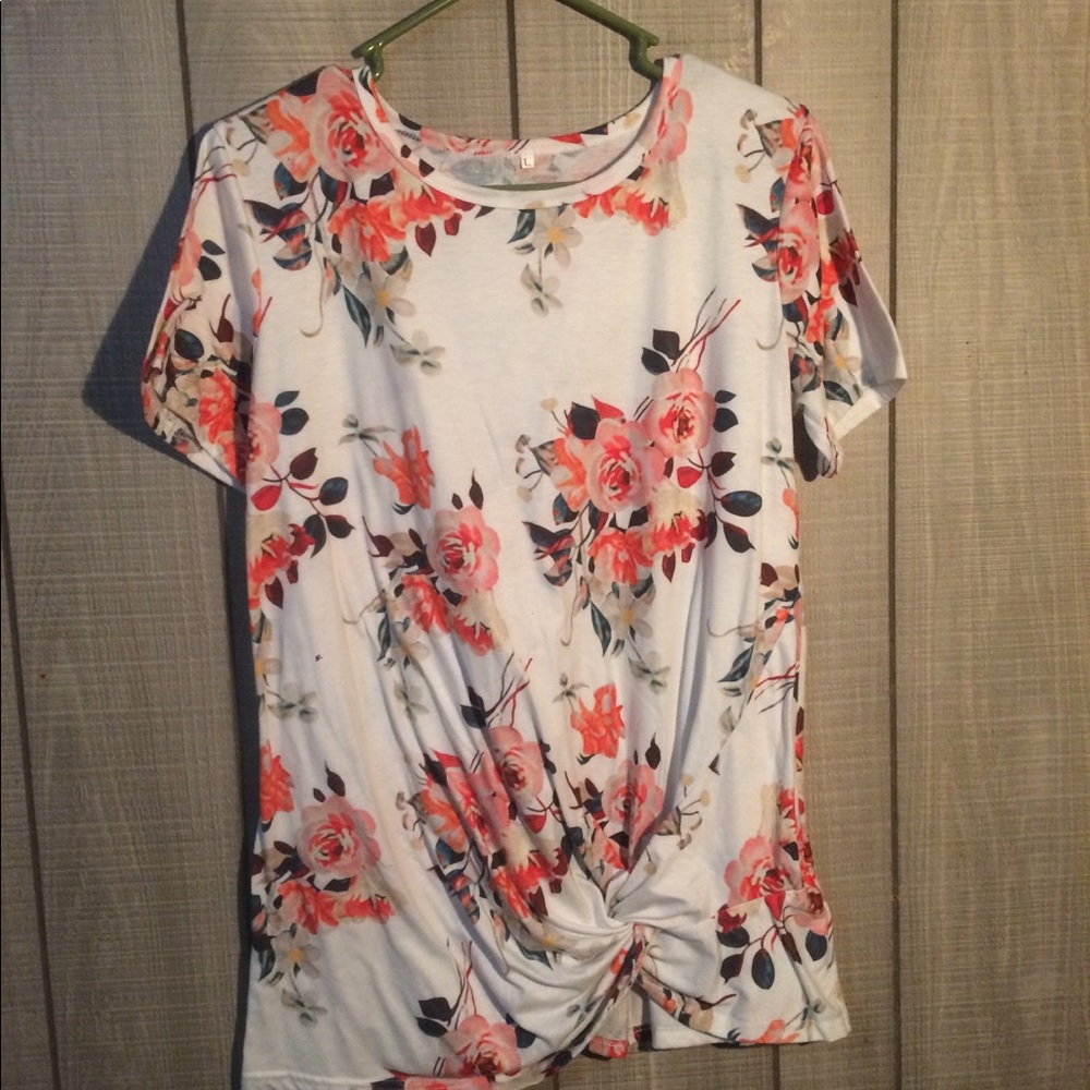 Floral tee with front twist